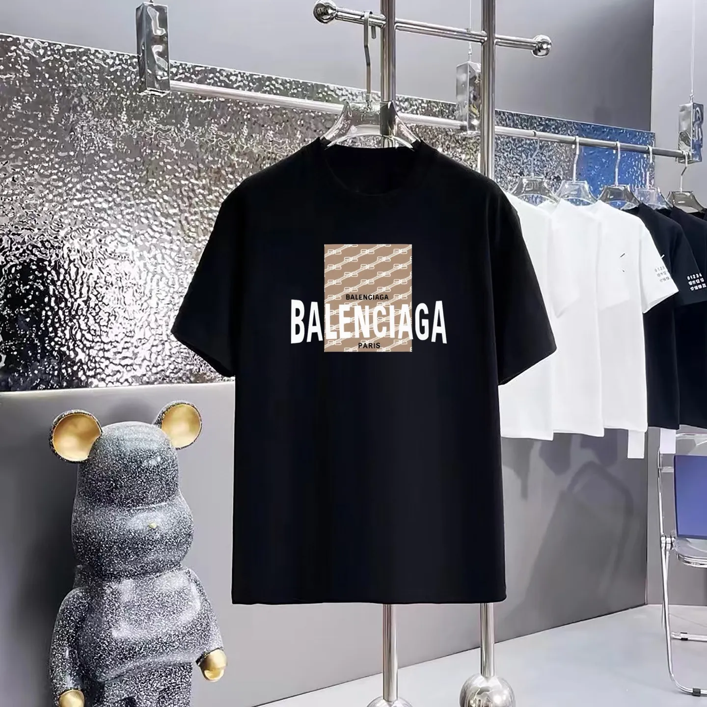 ￼ Balenciaga T 1:1 300 1×1 Same Style logo OS 200 ：Black，White， ，Red， Gray Size：XS-L